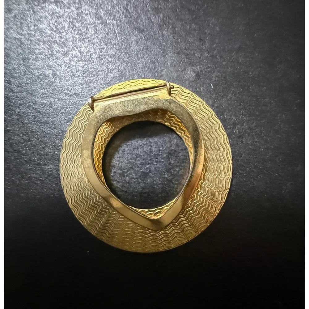 Round‎ Gold Tone Textured Brooch Pin Scarf Bag Hat Accessory